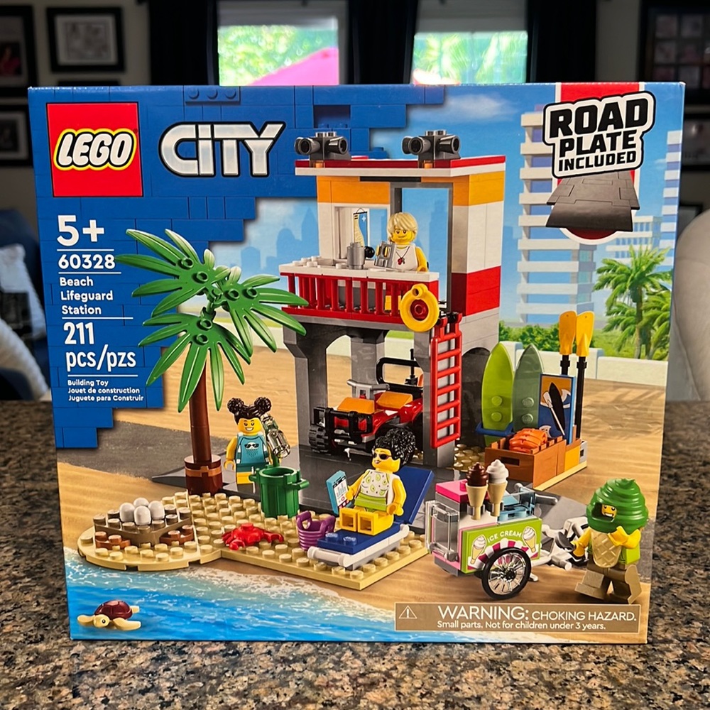 LEGO City Beach Lifeguard Station